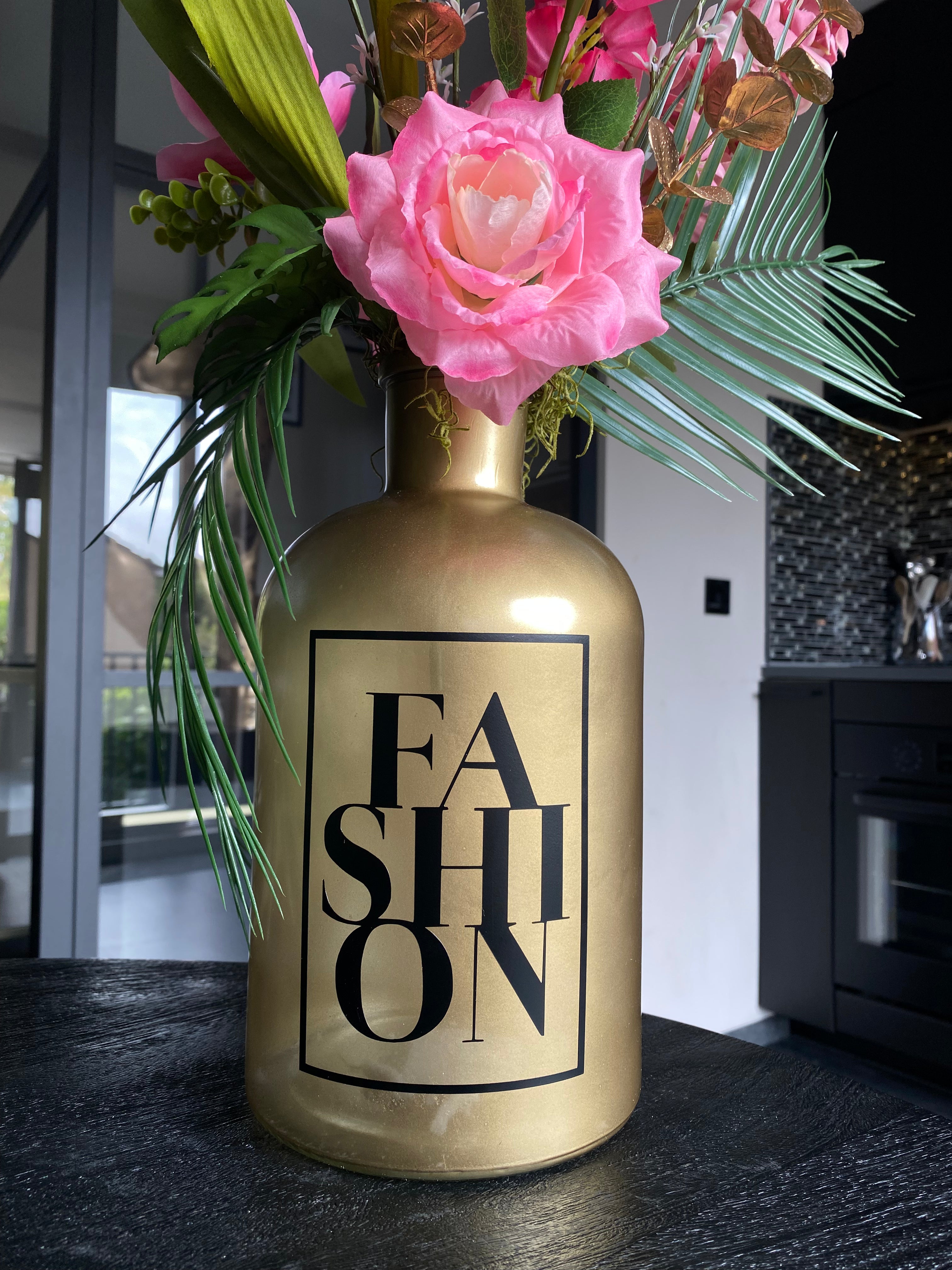 Fashion Rose & Or – Arrangement floral artificiel de luxe avec vase doré | ±65 cm