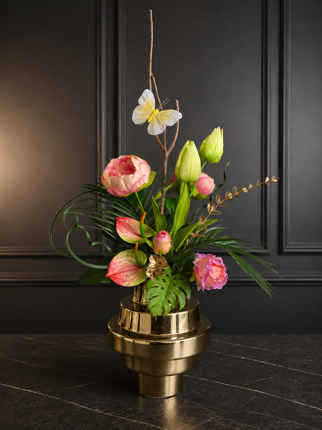 Golden Blush – Luxe Roze Kunstbloemstuk met Gouden Vaas | 55cm