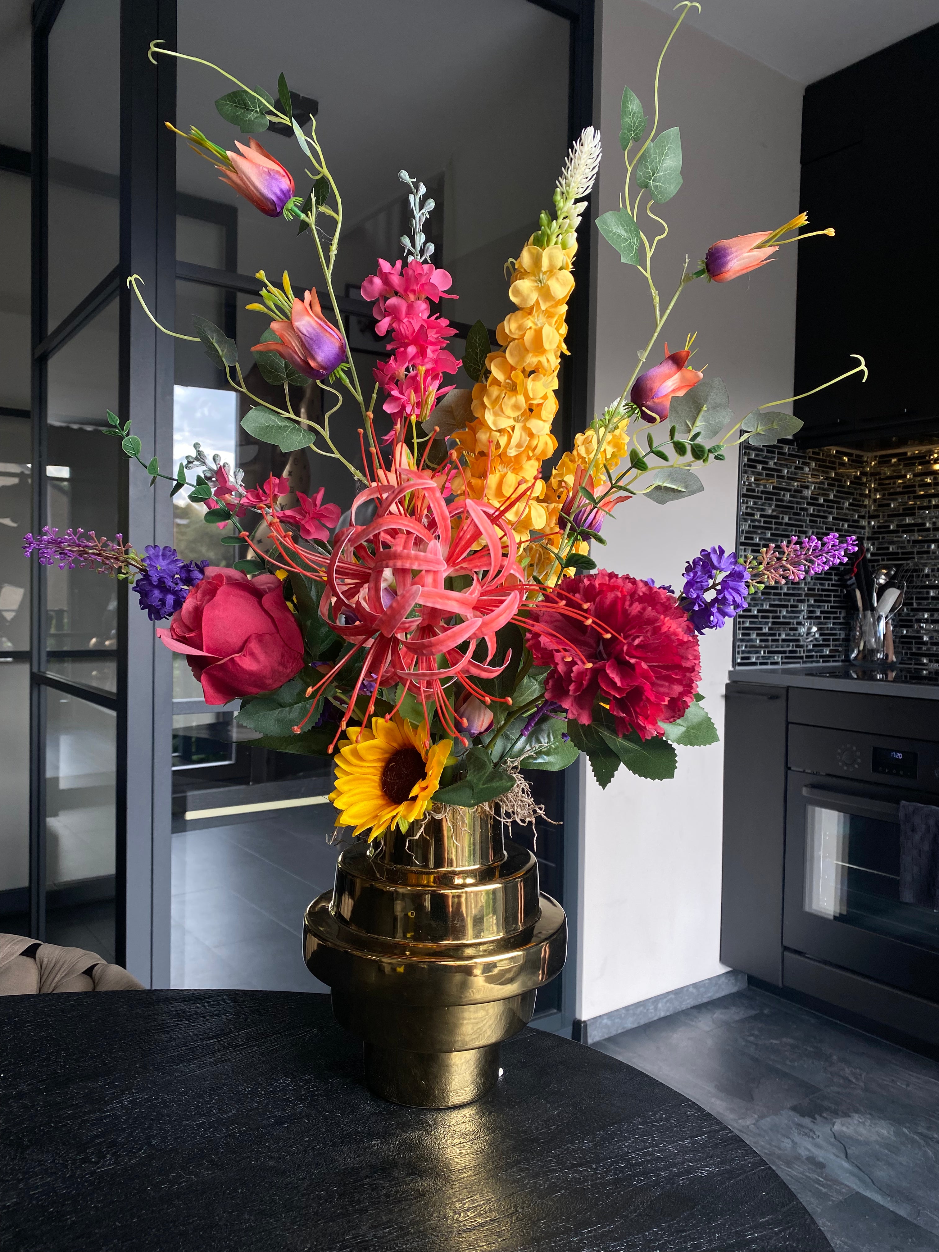 Golden Bloom Paradise – Bouquet de Fleurs Artificielles Luxueux et Coloré avec Vase Doré – 65 cm