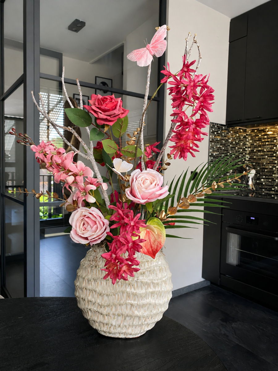 Luxe roze zijden kunstbloemstuk inclusief design vaas van 60 cm voor moderne woondecoratie